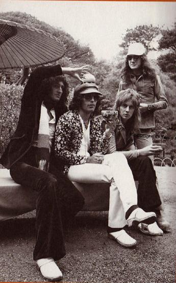 what is brian doing to Freddie? haha